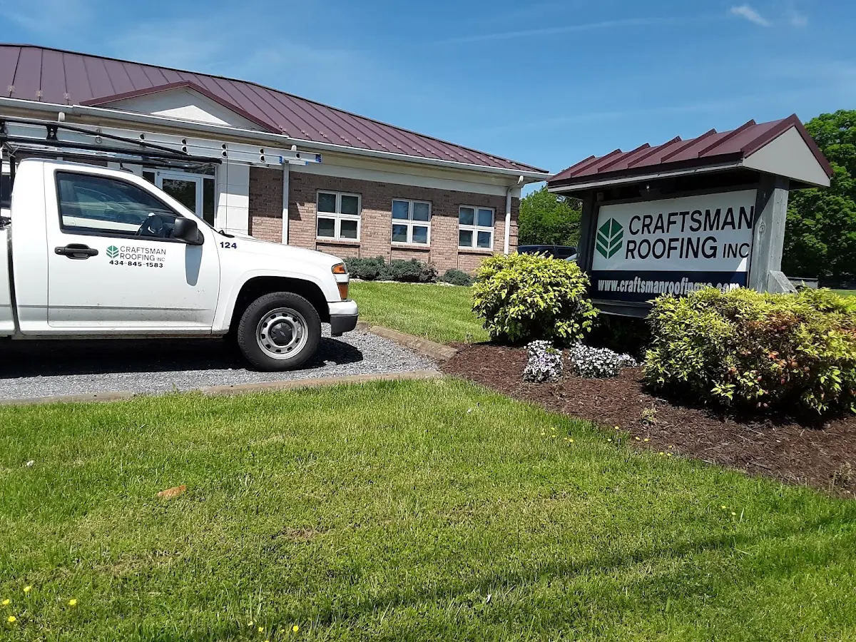 Quality Ice Dam Removal by experienced craftsmen in Edwardsville